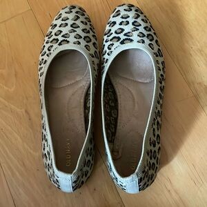 Old navy cheetah print slip ins